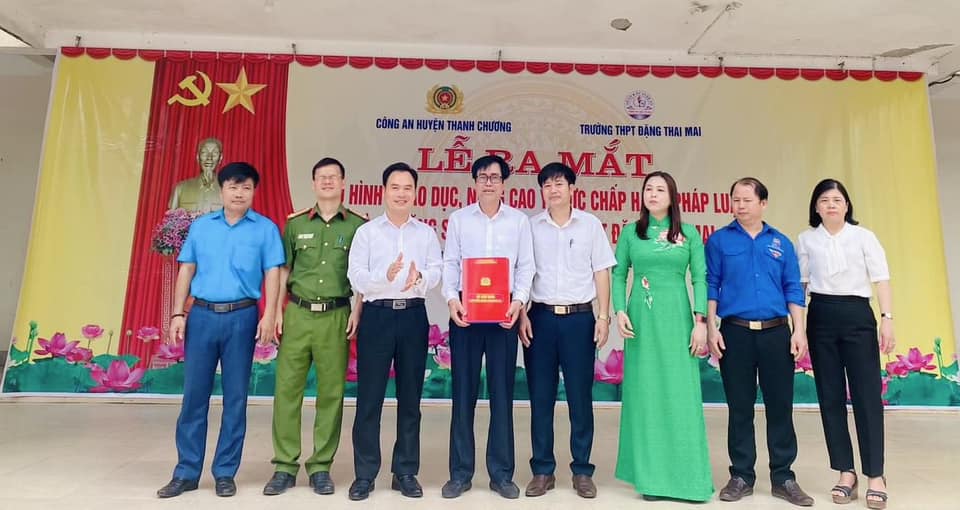 LỄ RA MẮT MÔ HÌNH “GIÁO DỤC NÂNG CAO Ý THỨC CHẤP HÀNH PHÁP LUẬT VÀ KỸ NĂNG SỐNG TRONG CÁC TRƯỜNG HỌC” TẠI TRƯỜNG THPT ĐẶNG THAI MAI